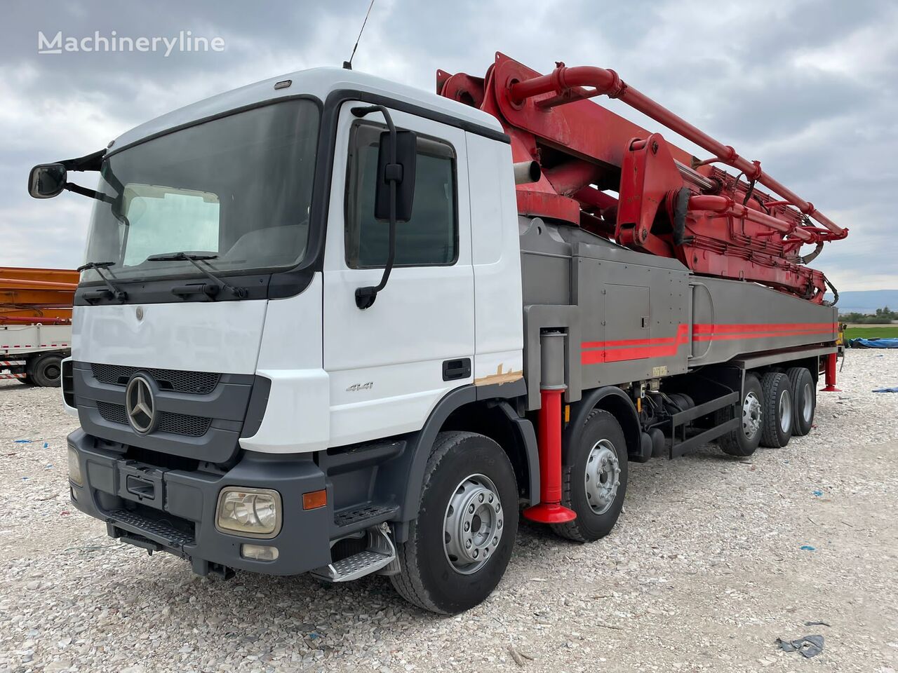 автобетононасос KCP 55  на шасі Mercedes-Benz ACTROS