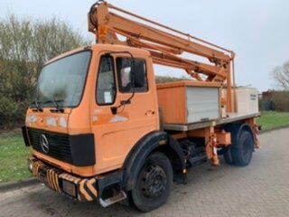 автовишка Mercedes-Benz 1017 Sky lift