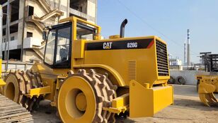 дорожній коток Caterpillar 826G