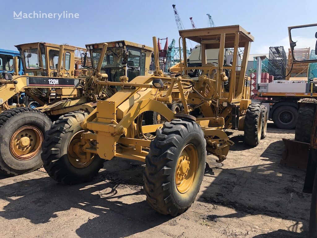 грейдер Caterpillar 120H