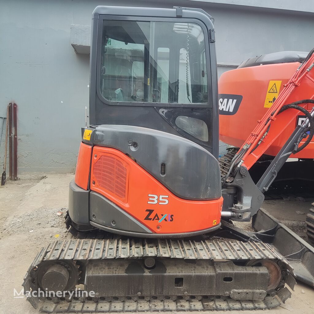 гусеничний екскаватор Hitachi ZX35