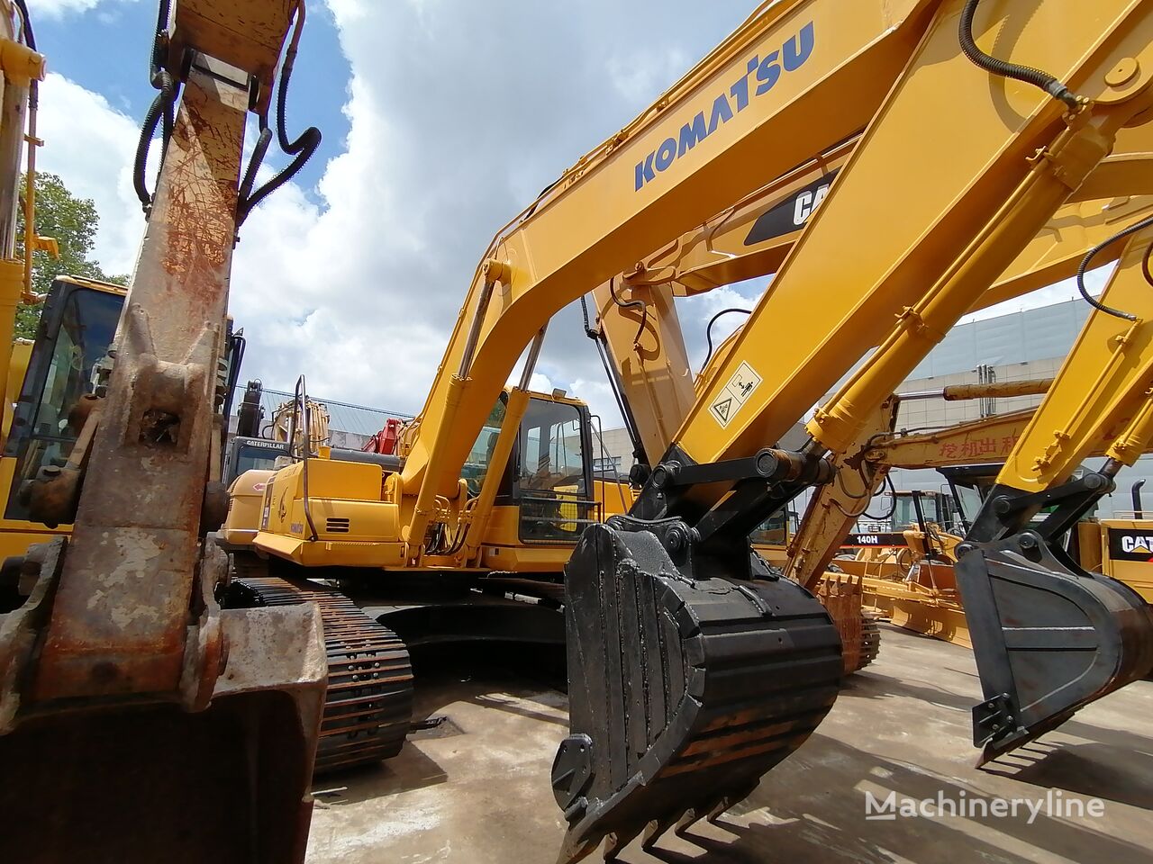 гусеничний екскаватор Komatsu PC200-8