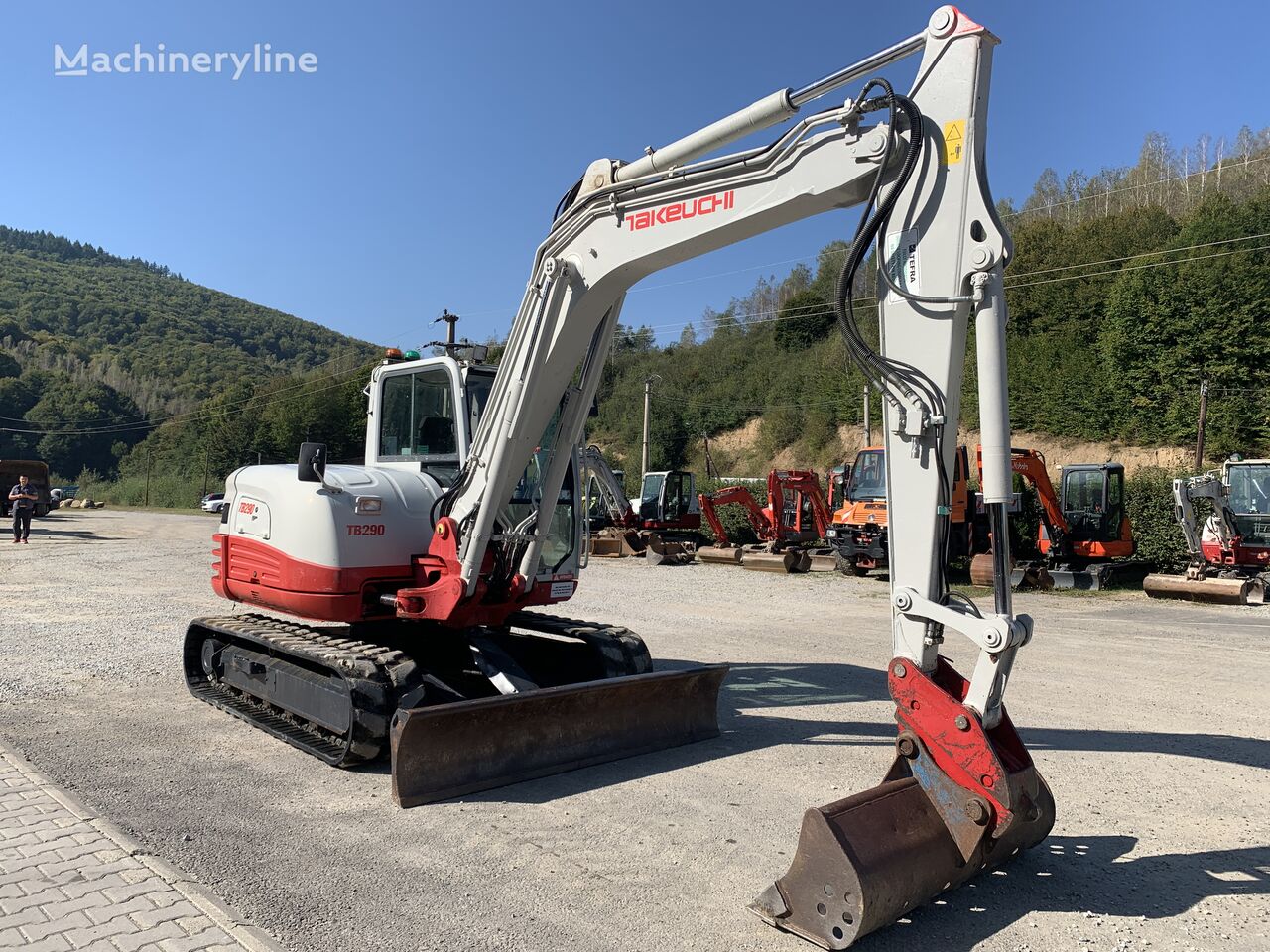 гусеничний екскаватор Takeuchi TB290