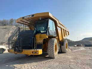 кар'єрний самоскид Caterpillar 775F