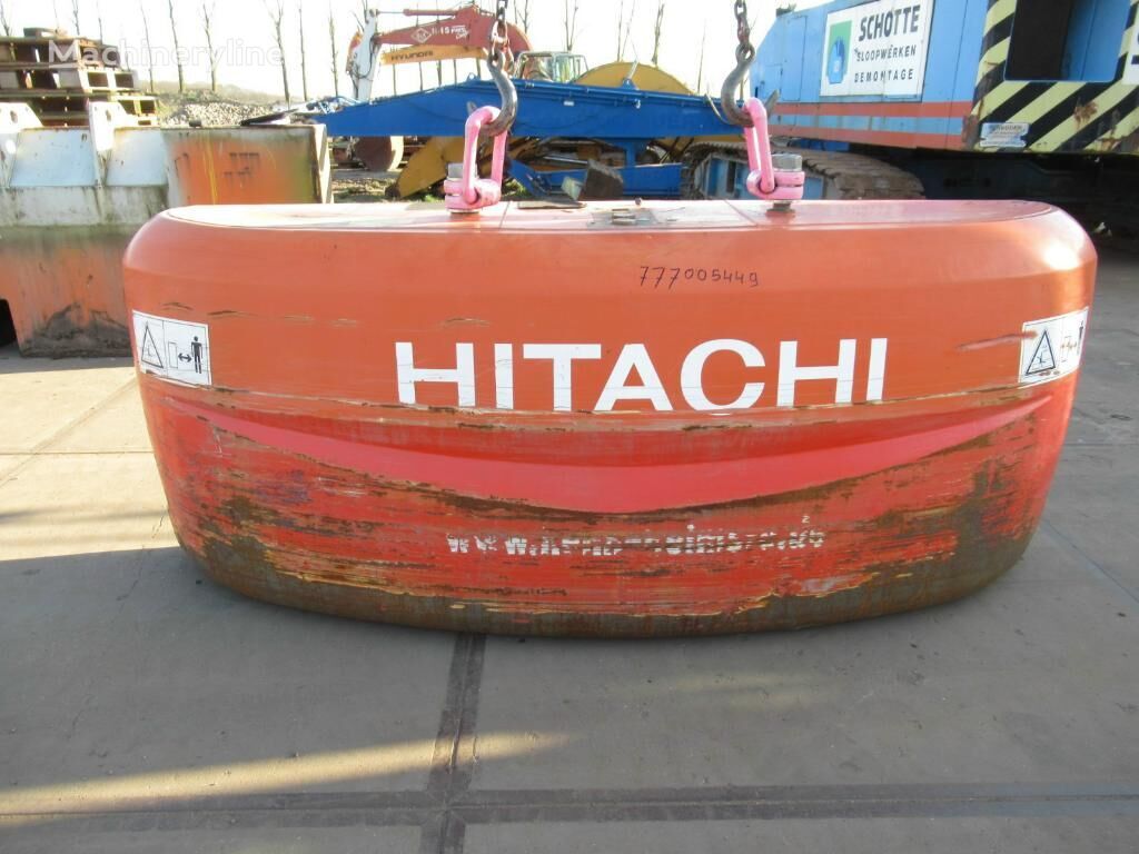противовес экскаватора Hitachi ZX250LCN-3
