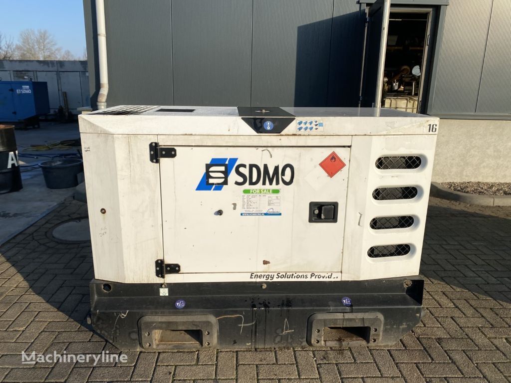 дизельний генератор SDMO R16 Mitsubishi Leroy Somer 16 kVA Silent Rental generatorset