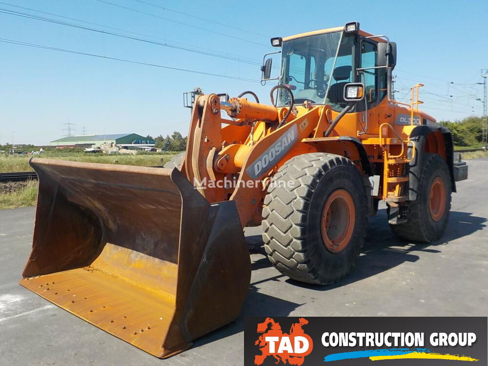 фронтальный погрузчик Doosan DL300