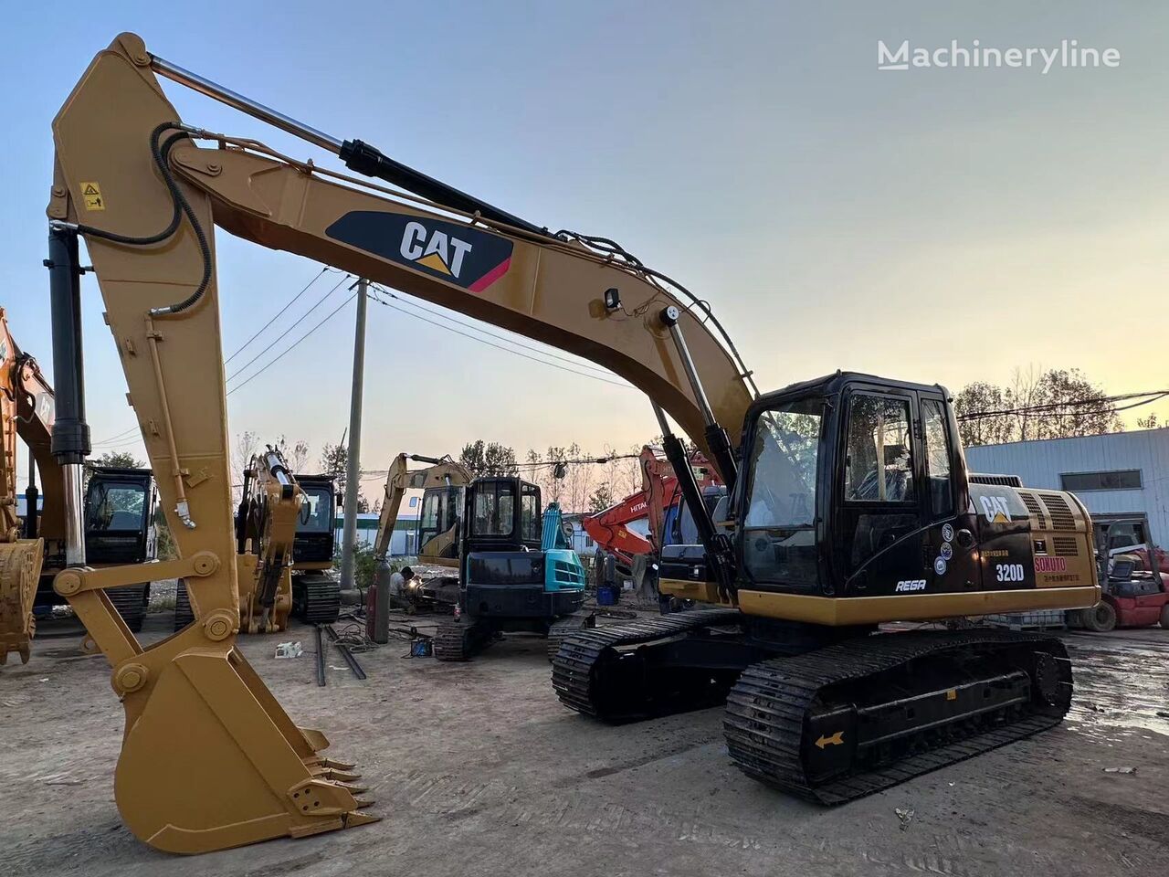 гусеничный экскаватор Caterpillar 320D