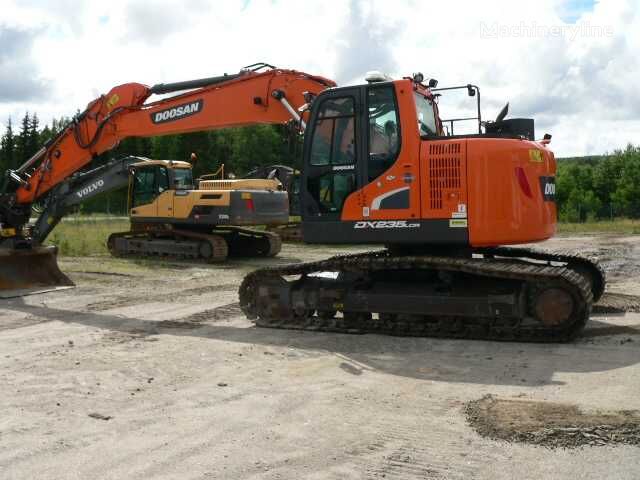 гусеничный экскаватор Doosan DX 235 LCR Bandgrävare