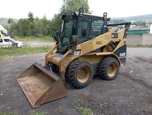 мини-погрузчик Caterpillar 242B